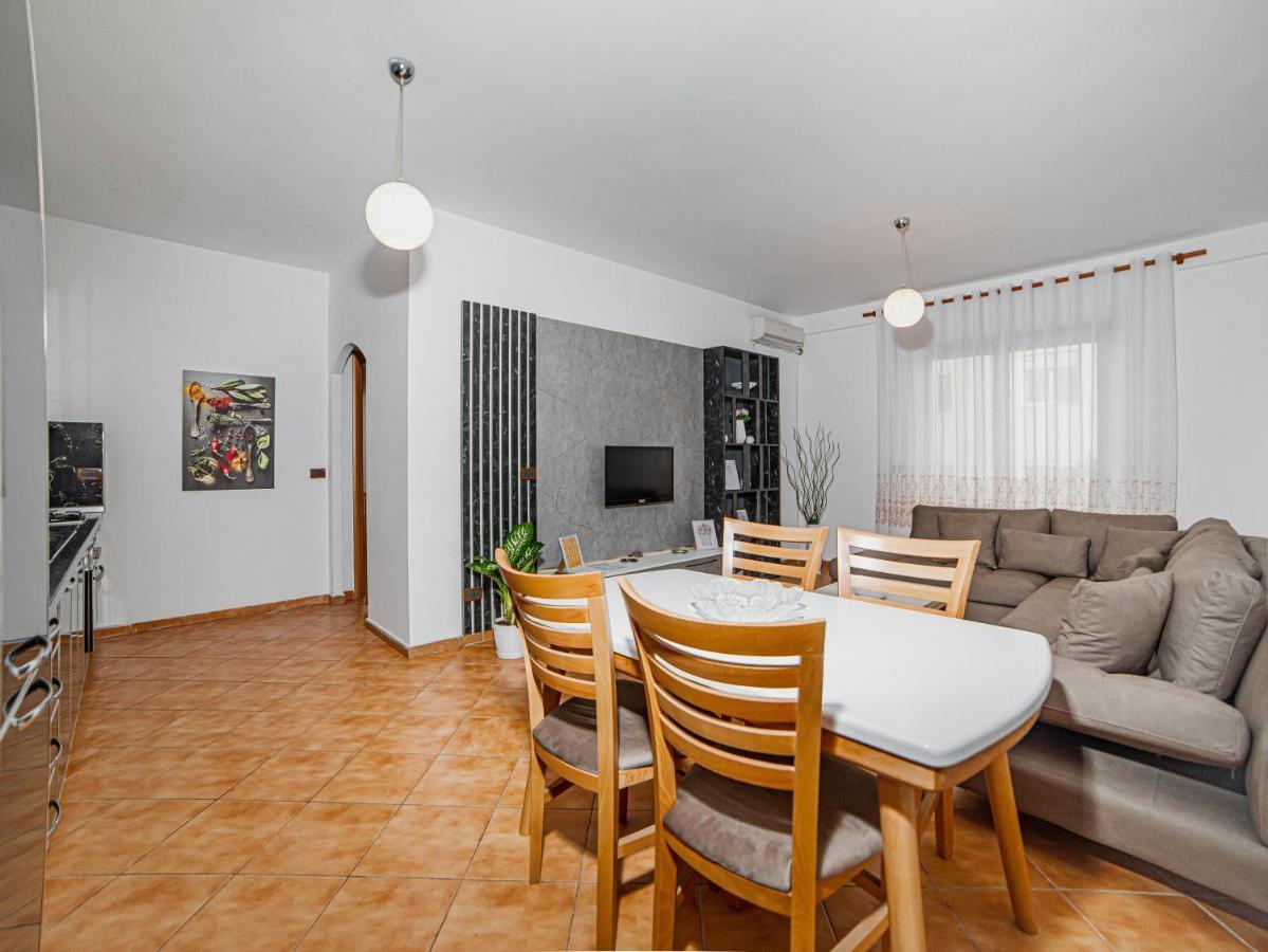 Ajla Apartment Дуррес Экстерьер фото